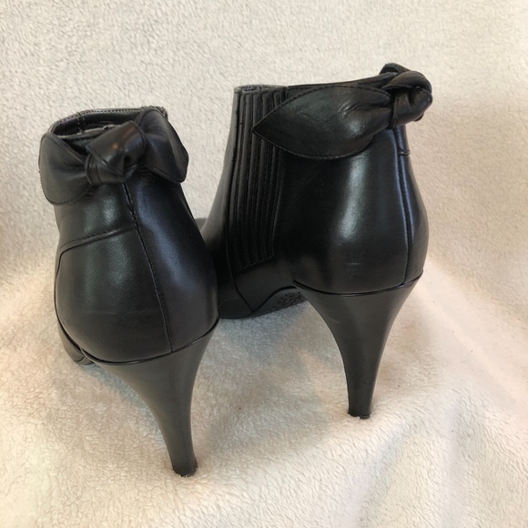 Black Genuine Leather Slip-On Bootie NEW - Picture 2 of 6